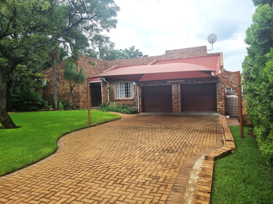 4 Bedroom Property for Sale in Geelhoutpark North West